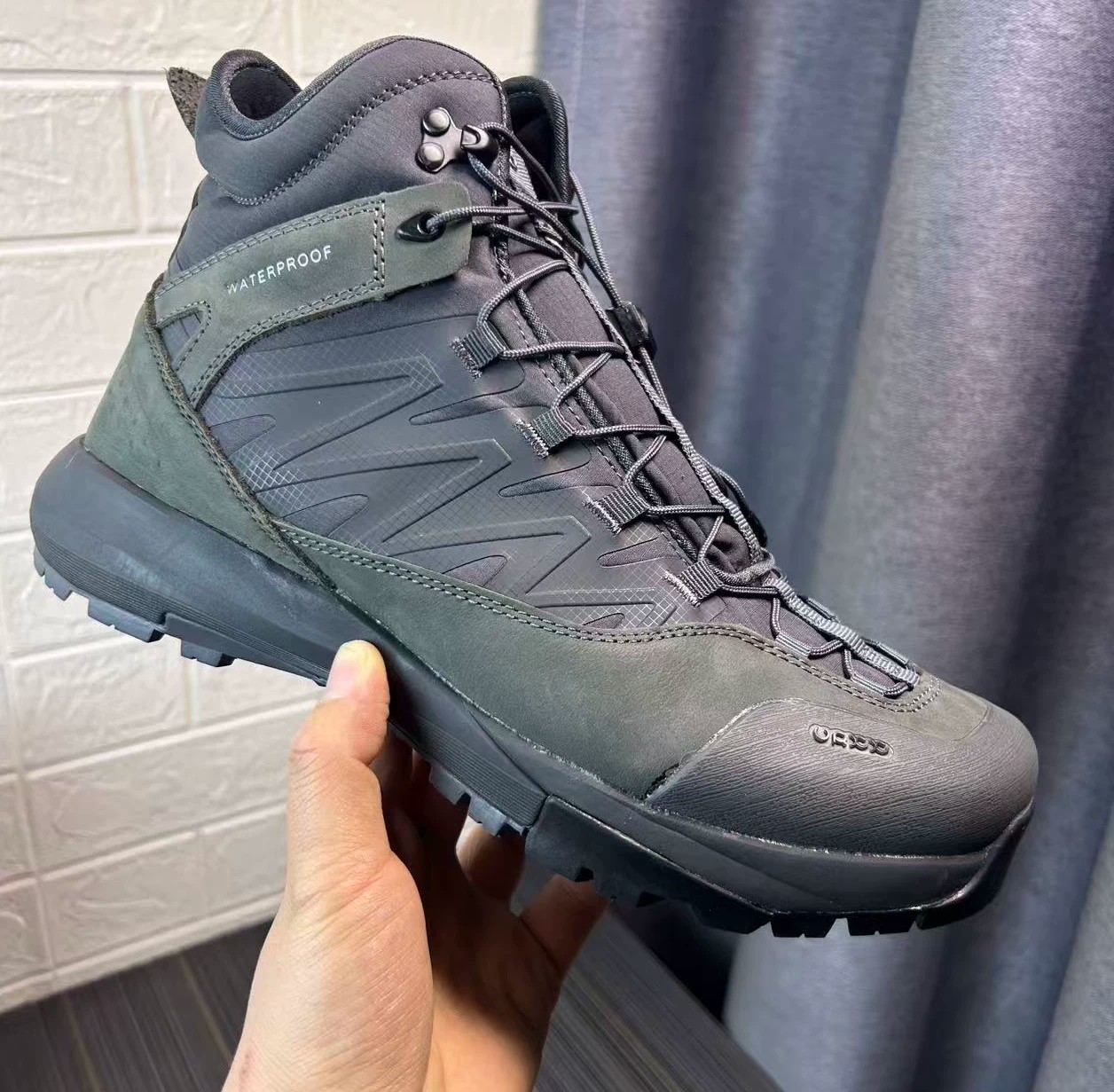 High Top Hiking Leather Shoes  - Outdoor Hunting Fabric review and price